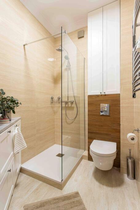ורשה Wyzwolenia Apt , Lazienki Park & Zbawiciela Sq. 2' מראה חיצוני תמונה