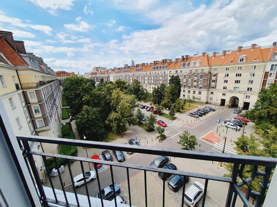ורשה Wyzwolenia Apt , Lazienki Park & Zbawiciela Sq. 2' מראה חיצוני תמונה
